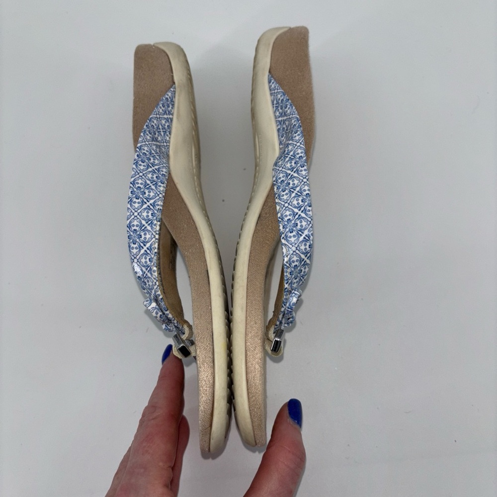 Vionic Bella Ii Blue/White Tile Pattern Size 7 Wo… - image 8